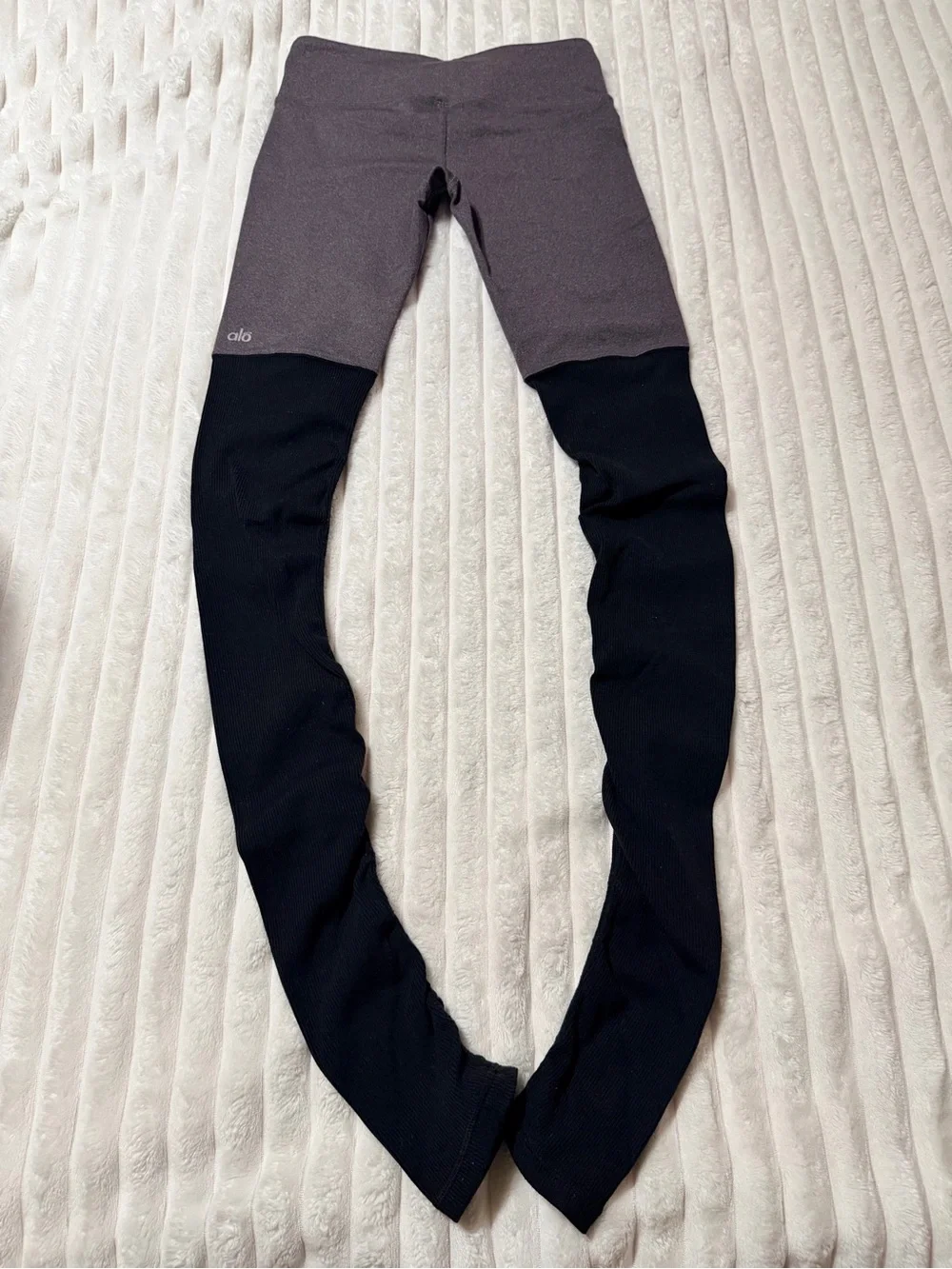 Alo Yoga Goddess Legging | Size Medium ?